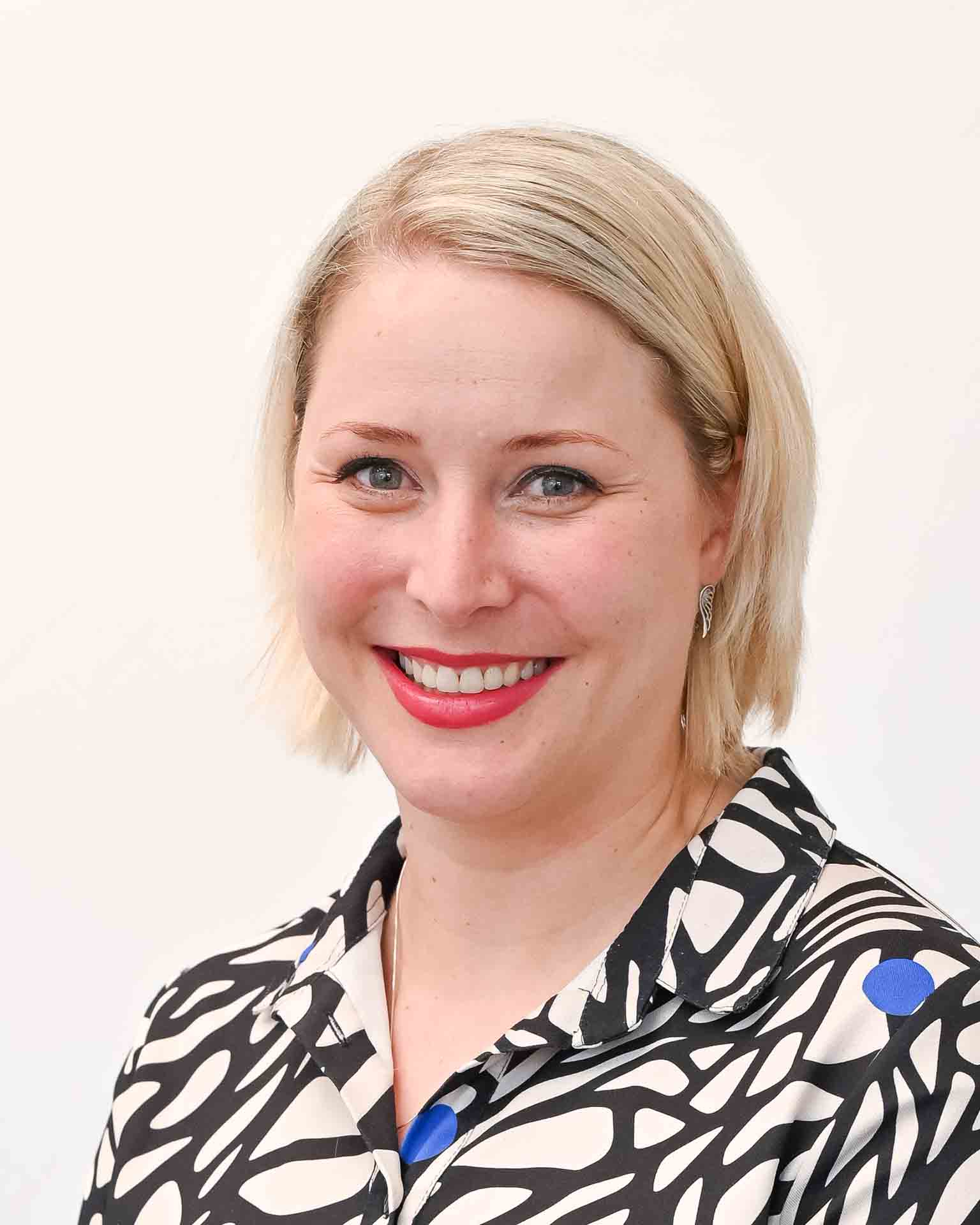 Bc. Elena Náglová, 33 let